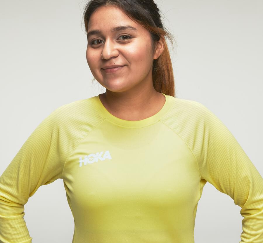 Hoka One One Top Kadın Sarı - Performance Long Sleeve - KB9256301